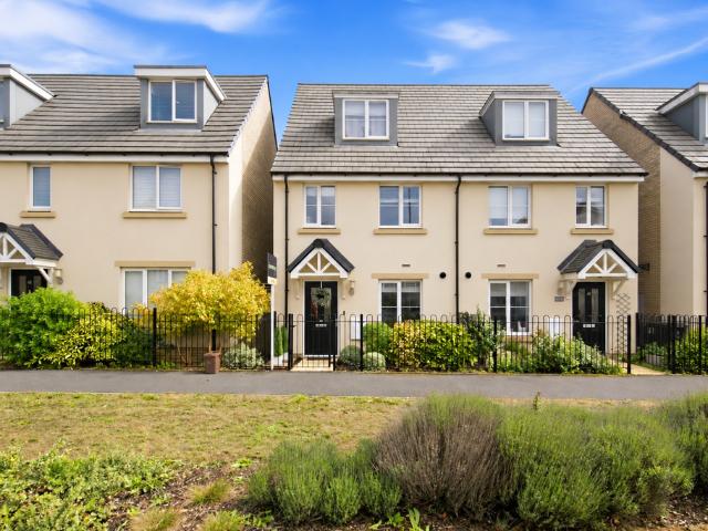 House for sale in Stortford Fields Western Neighbourhood, East Hertfordshire