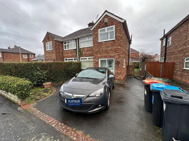 House for sale in Stanney Oaks, Rossmore