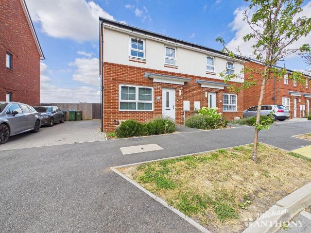 House for sale in Kingsbrook, Buckinghamshire
