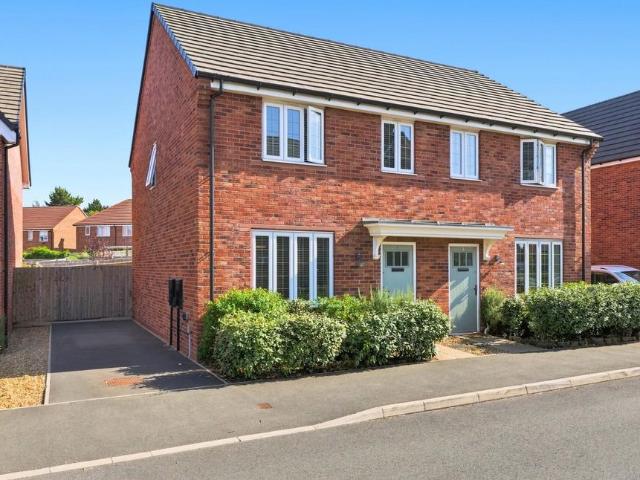 House for sale in Barton In Fabis, East Midlands