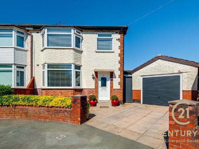 House for sale in Hunts Cross, Calderstones