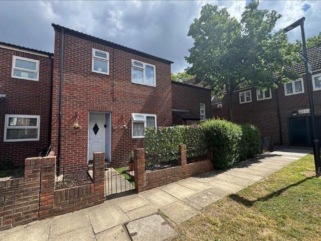 House for sale in London Borough of Hounslow, Hanworth