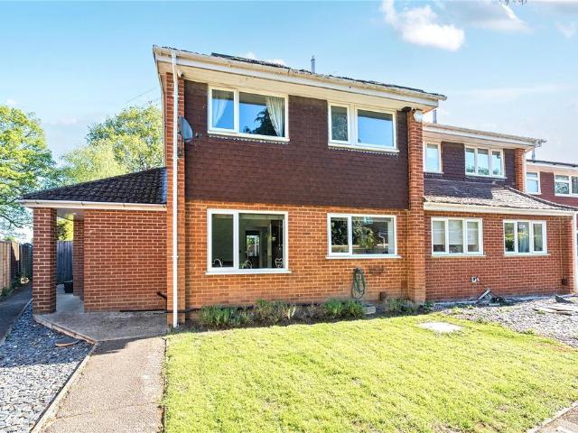 House for sale in Finchampstead