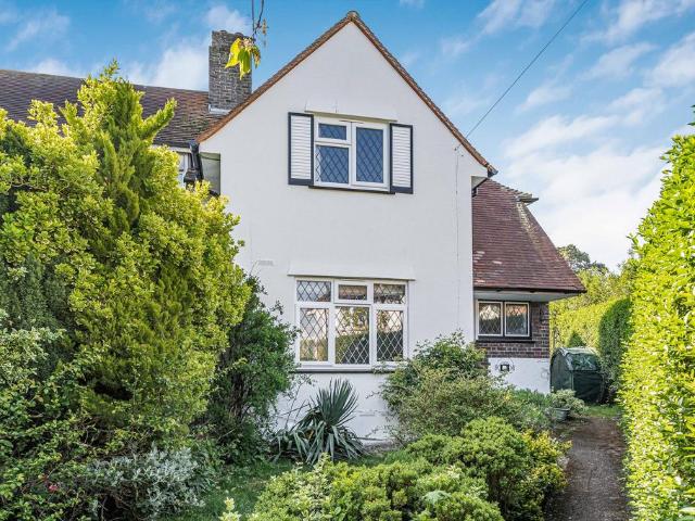 House for sale in Pachesham Park, Surrey