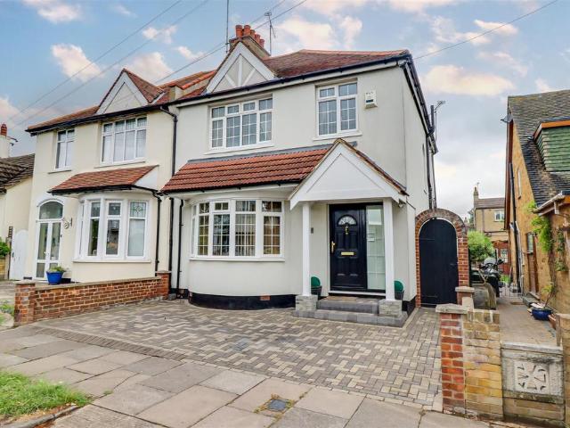 House for sale in Alton Barnes, Essex
