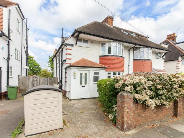 House for sale in Charlton, Greater London