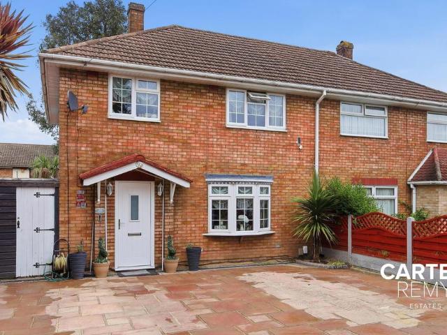 House for sale in South Hornchurch, Greater London