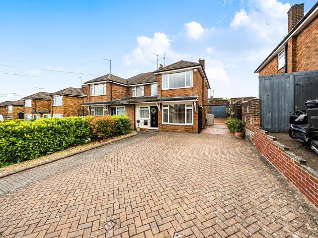 House for sale in Dunstable, Bedfordshire