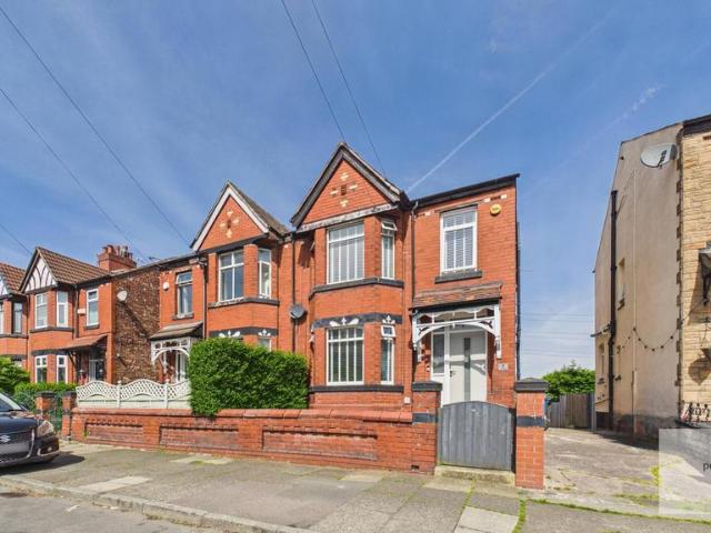 House for sale in Kirkhams, Bury