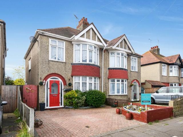 House for sale in North Shoebury, Alton Barnes