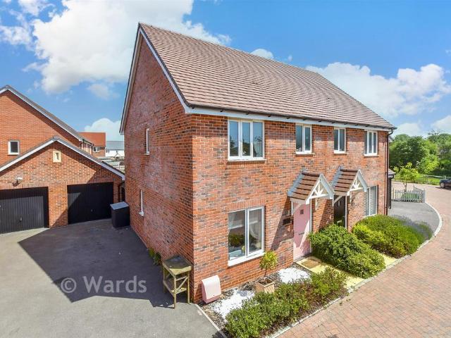 House for sale in Stone Hill, Folkestone