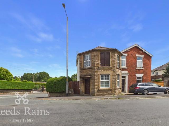 House for sale in Clayton Green, Andertons Mill