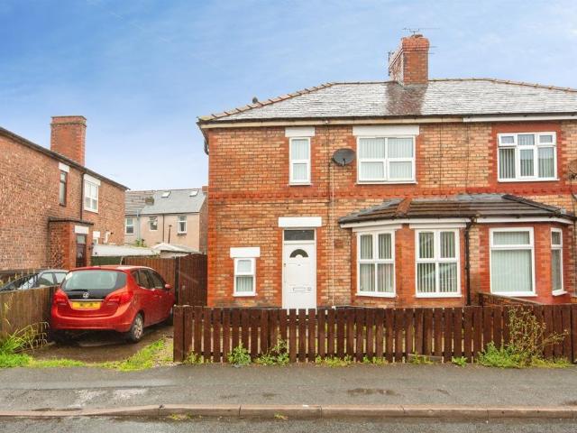 House for sale in Rossmore, Cheshire