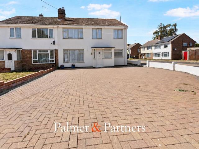 House for sale in Dale Hill, Essex