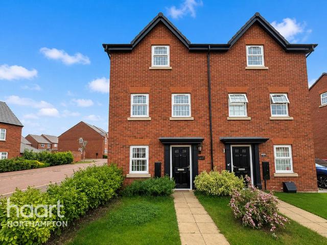 House for sale in Collingtree