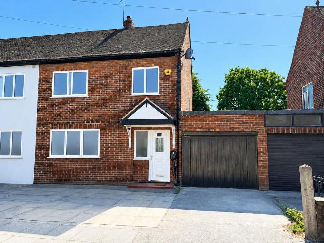 House for sale in Handforth