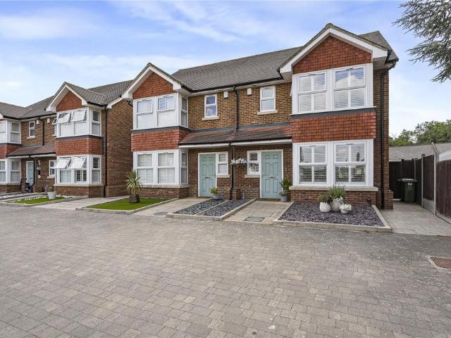 House for sale in Hawley, Monks Orchard