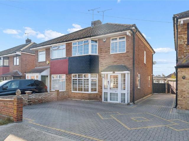 House for sale in Rainham, Greater London