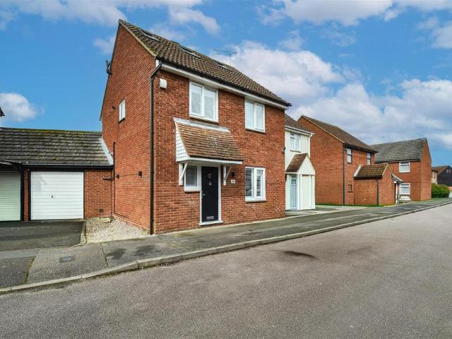 House for sale in Navestock Side, Essex