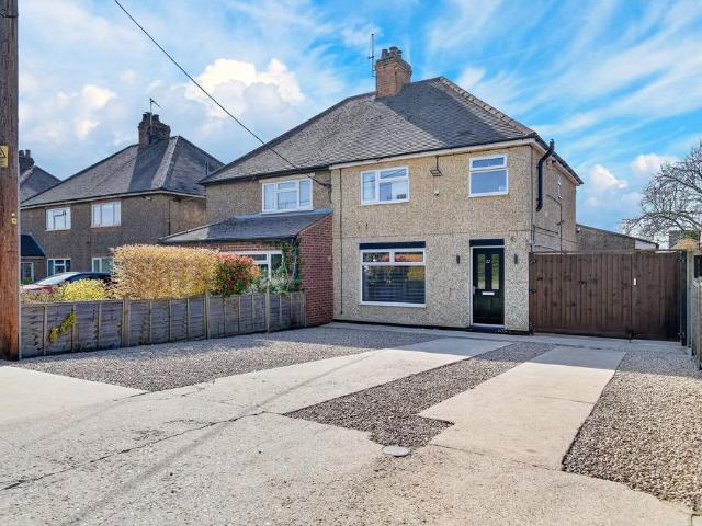 House for sale in Priors Hall Park, Weldon