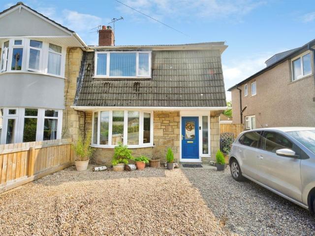 House for sale in Cottingley, West Yorkshire