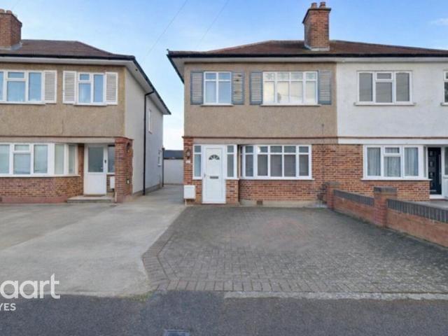 House for sale in Charville, Greater London