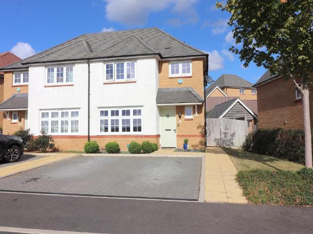 House for sale in Park Town, Luton