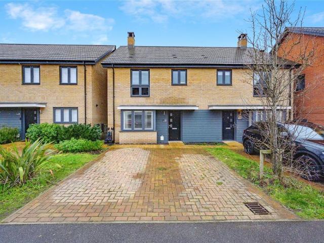House for sale in Houghton Regis, Bedfordshire