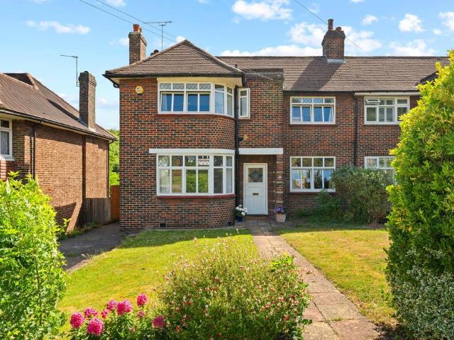 House for sale in London Borough of Croydon, Kenley