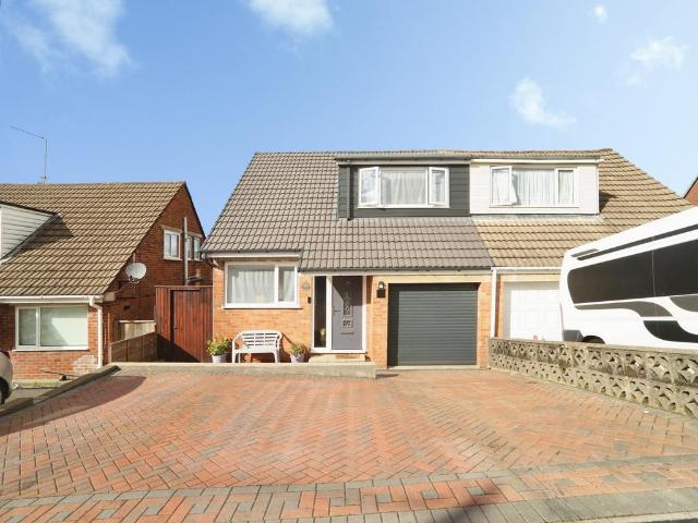 House for sale in Malpas Court, Newport