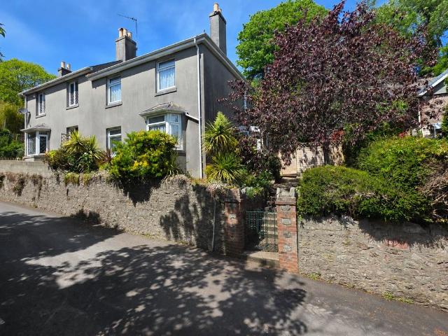 House for sale in Combe Pafford