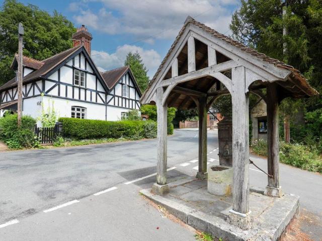 House for sale in Iwerne Minster, East Dorset