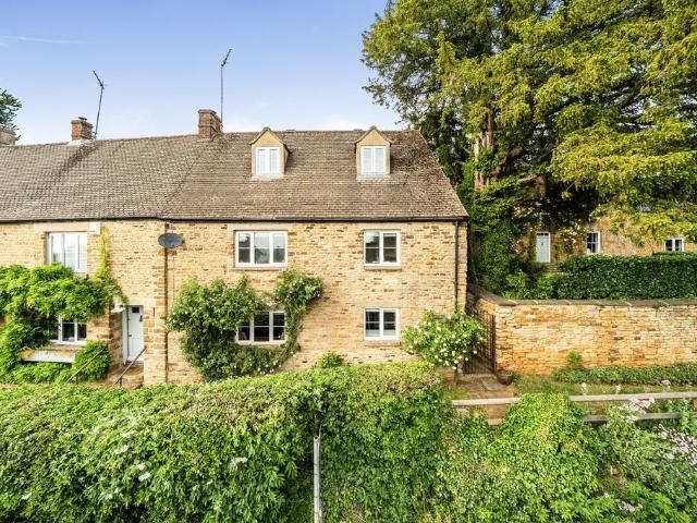House for sale in Evershot, Oxfordshire
