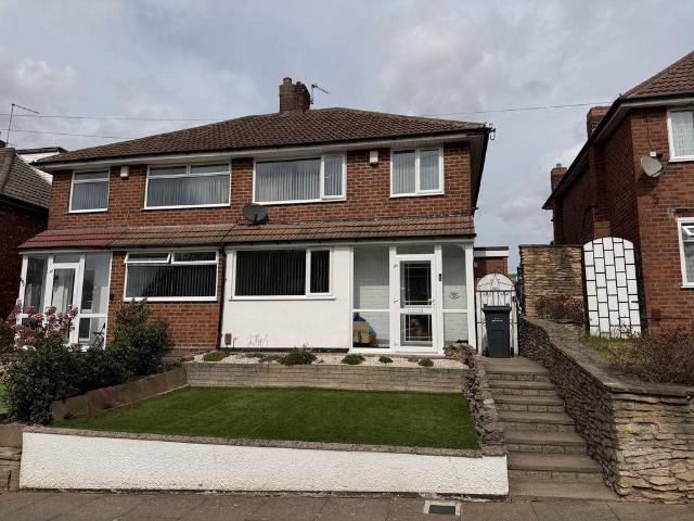 House for sale in Perry Beeches, Birmingham