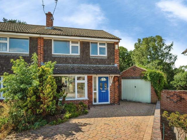 House for sale in Elmfield, Leicestershire