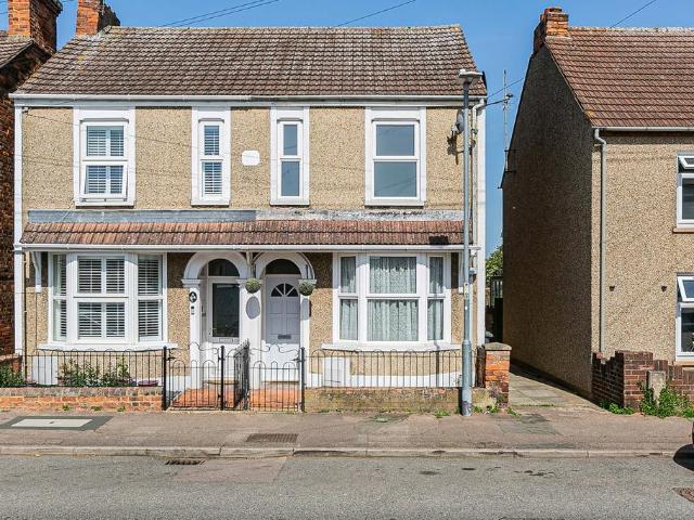 House for sale in Bedford