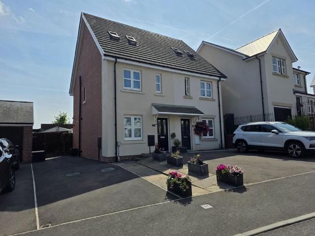 House for sale in New Court Farm, Wales