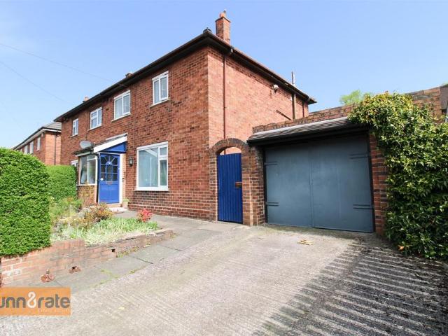House for sale in Norton-Le-Moors, Smallthorne