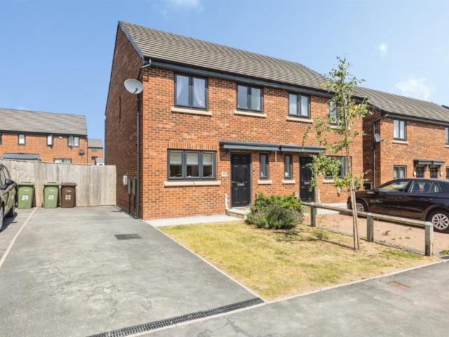 House for sale in Kinsley, West Yorkshire