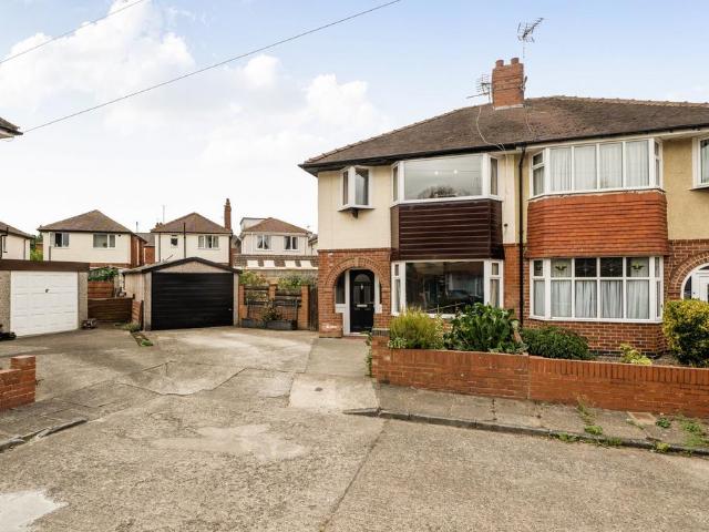 House for sale in High Field, York