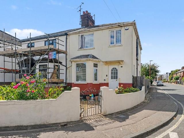House for sale in Moulsham, Chelmsford