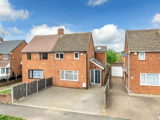 House for sale in Caddington, Bedfordshire
