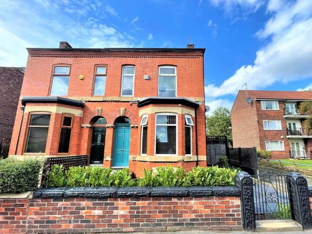 House for sale in Barton upon Irwell, Salford