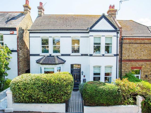 House for sale in Upton, Acol