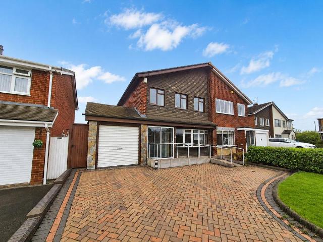 House for sale in Landywood, South Staffordshire