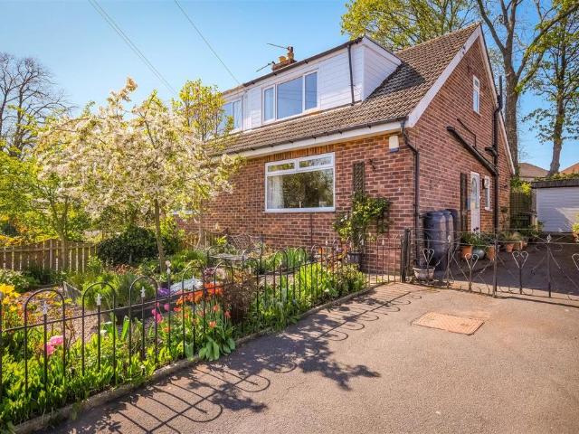House for sale in Hove Edge, Bailiff Bridge