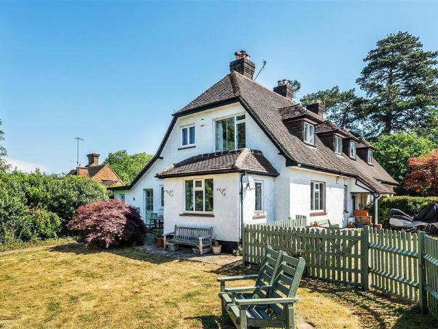 House for sale in Pachesham Park, Surrey