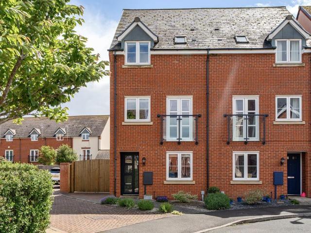 House for sale in Tewkesbury, Pamington