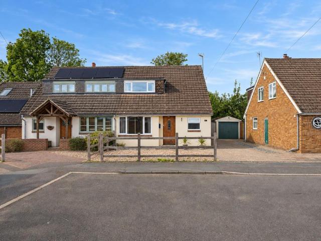 House for sale in Caddington, Central Bedfordshire