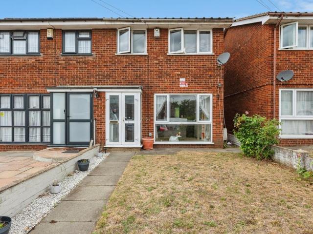 House for sale in Aveley, Essex